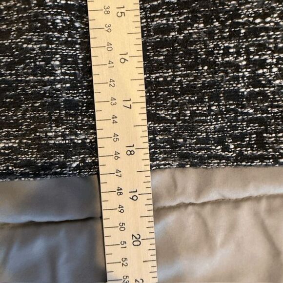 DKNY Tweeded Black Mini Skirt Side Zip Professional Classy Size 6 - Picture 8 of 9